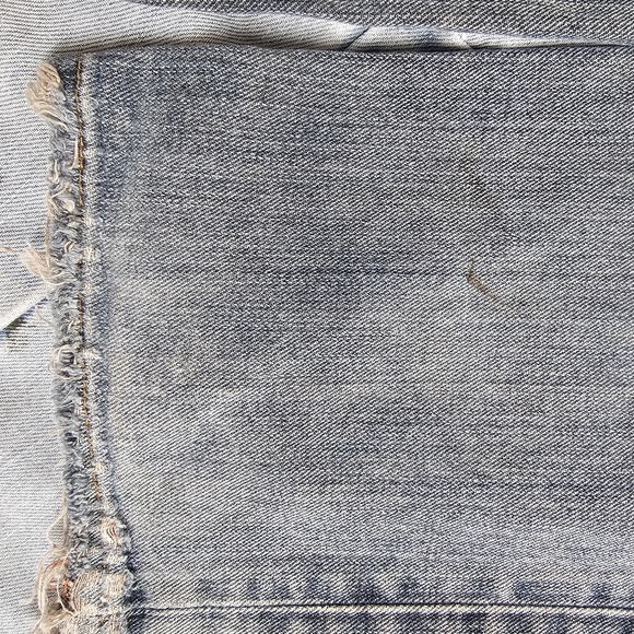 Distressed Men's Jeans - Picture 10 of 14
